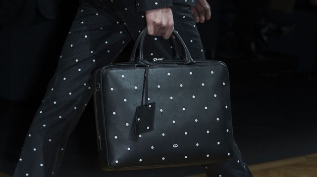 defile-dior-homme-pois-automne-hiver-2014-2015_4688462