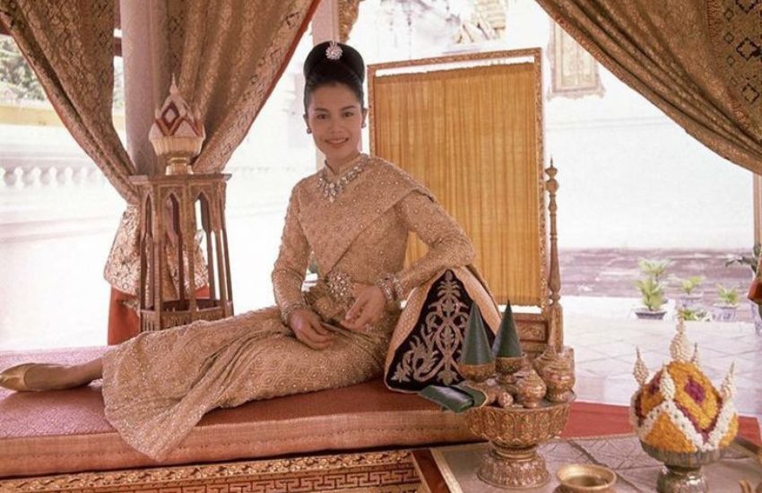 Sirikit Rainha mãe na  Tailândia